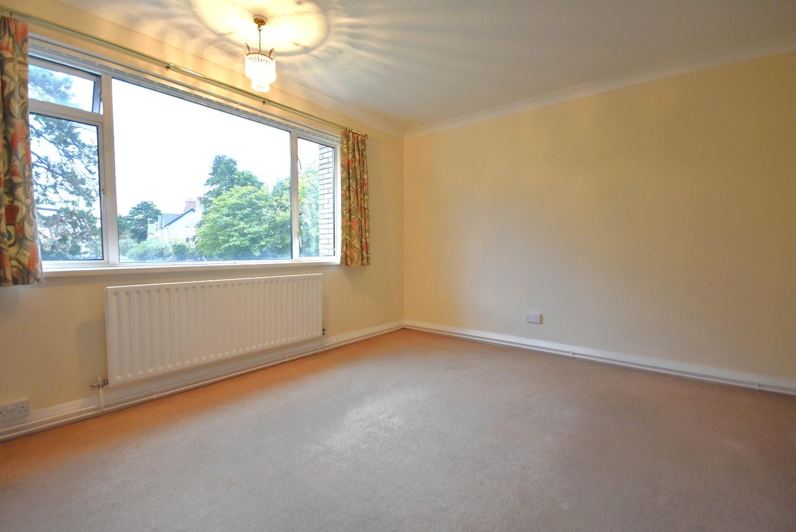 15 Albany Court, Beach Road, Penarth, CF64 1JU